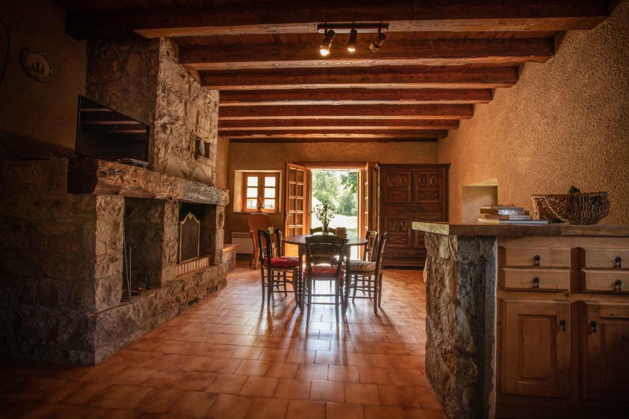 Holiday home De Costes: Rustic Forest Retreat Near Slopes Loudenvielle