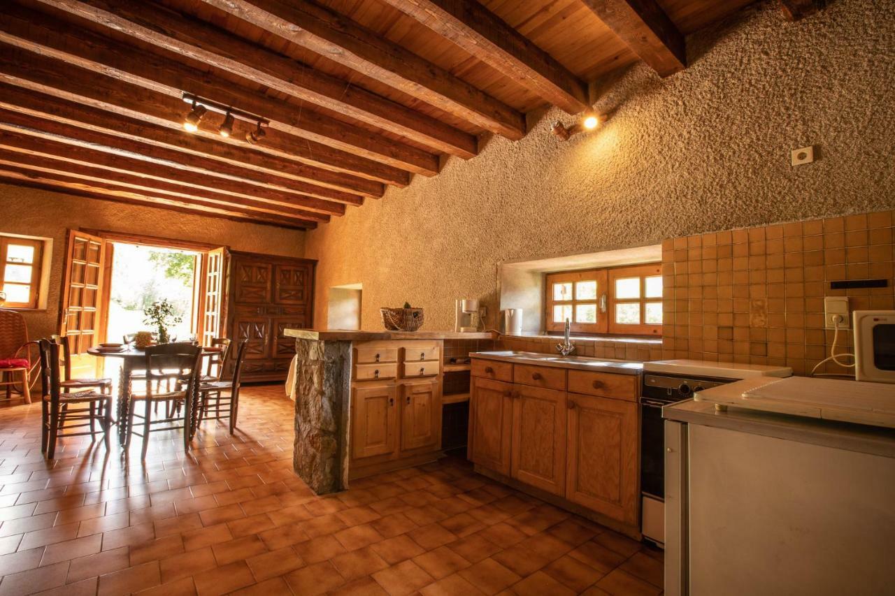 De Costes: Rustic Forest Retreat Near Slopes * Loudenvielle