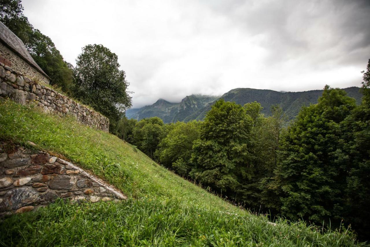 Holiday home De Costes: Rustic Forest Retreat Near Slopes *